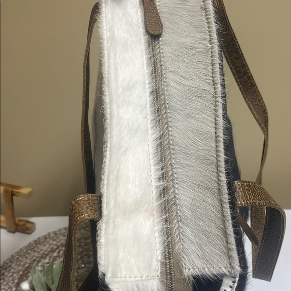 Myra Cow on Hide shoulder Bag in good condition - Picture 11 of 16